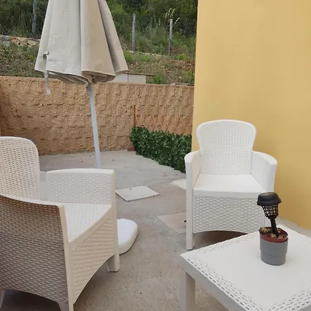 Ad Agros Bed & Breakfast *